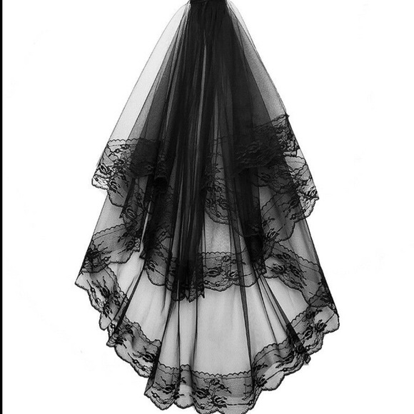 New Black or White 2 TIer Laced Edged Veil - Picture 4 of 12